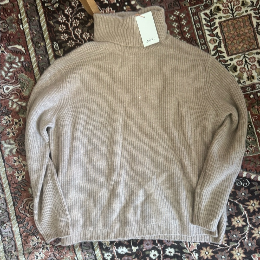 Quince 100% Cashmere Taupe Ribbed Turtleneck Sweater NWT